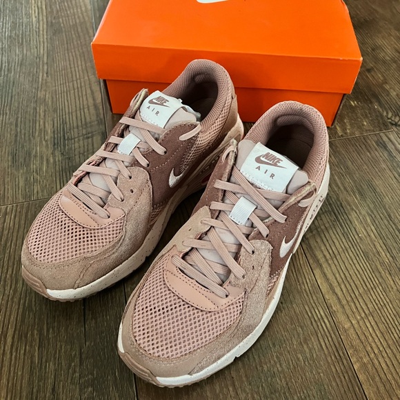 Nike Air Women's Rose Sneakers - Picture 1 of 5